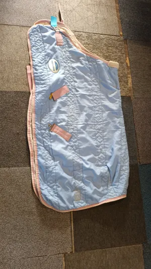 4'3, weatherbeeta, light stable rug, few lining issues