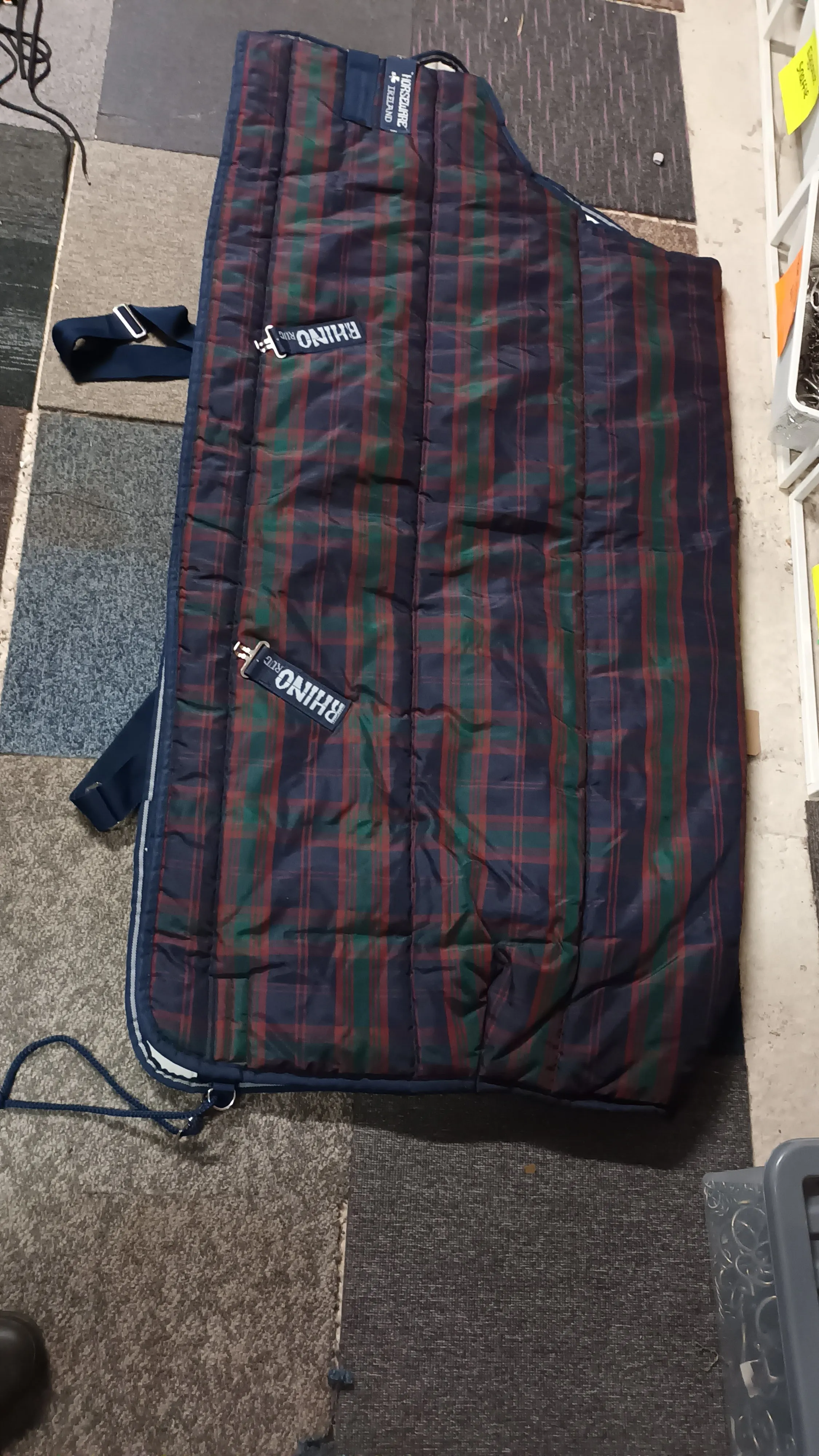 5'6 HORSEWARE, new tried on, heavy quilted stable rug