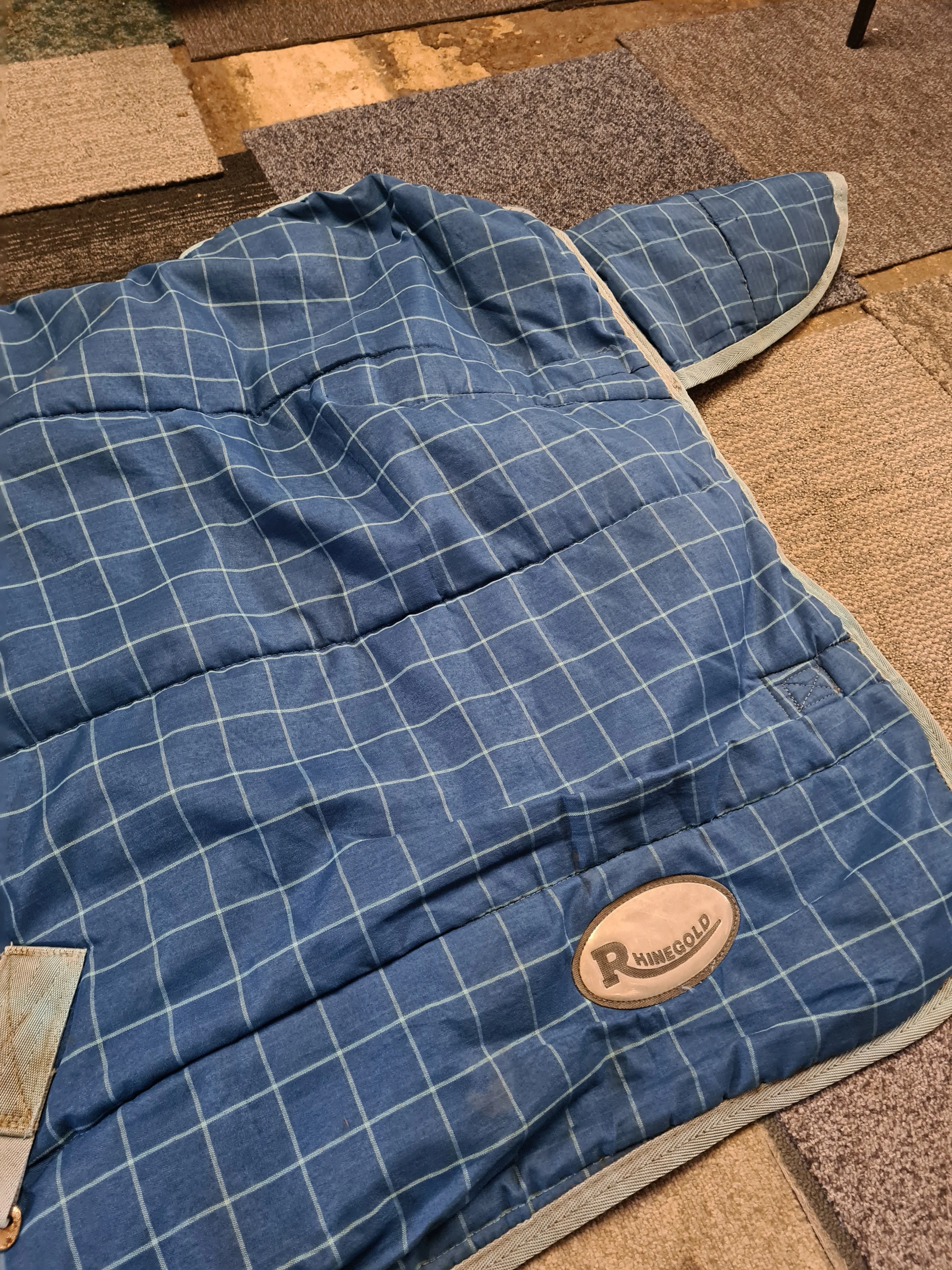 6'6 Blue checked rhinegold medium weight half neck stable
