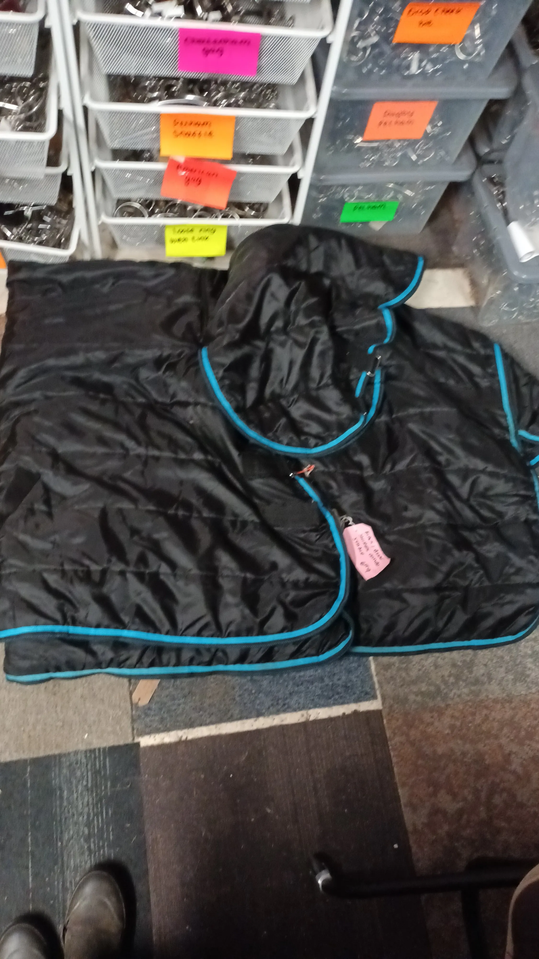 6'9 200g, combo stable rug, needs small repair
