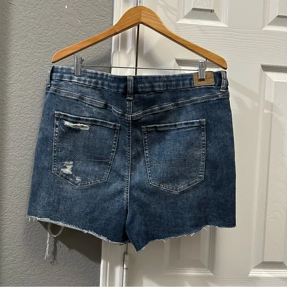 AE American Eagle curvy hi rise shortie denim shorts size 20
