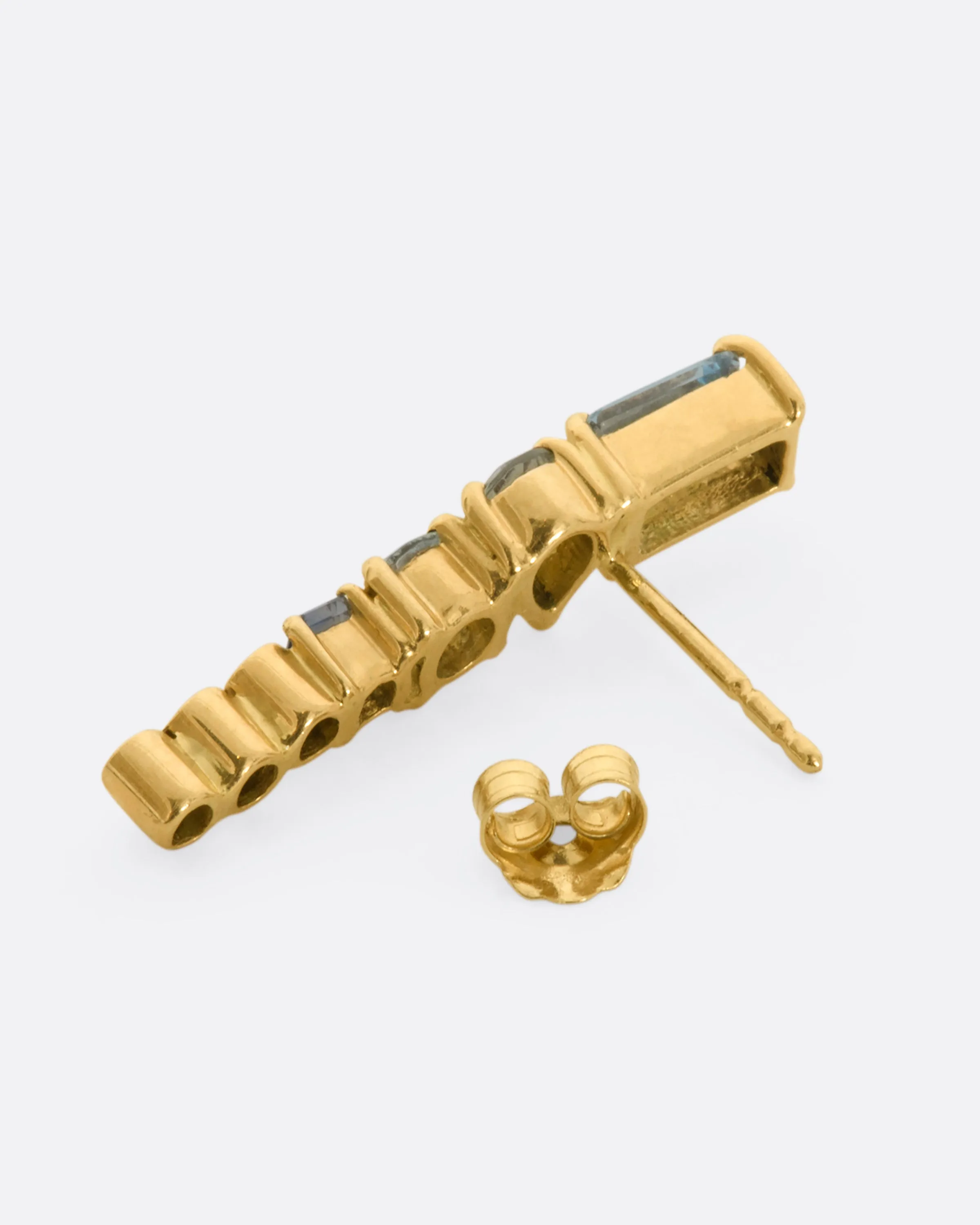 Afastachie Stud Earring