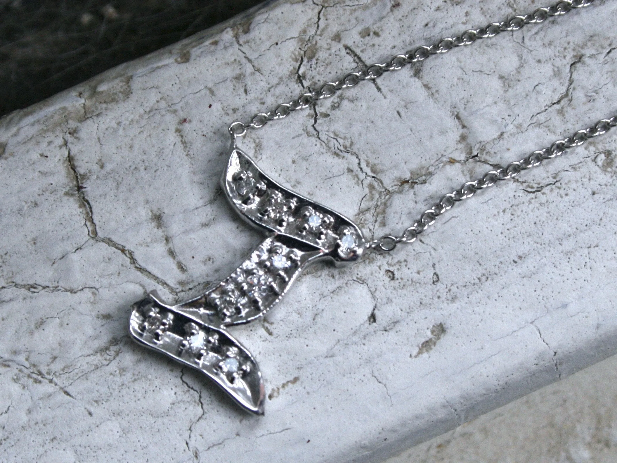 Beautiful Vintage 14K White Gold Diamond &quot;I&quot; Necklace - 0.20ct.