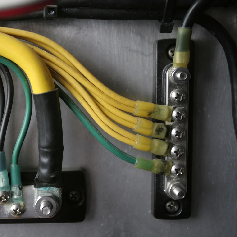 BLUE SEA 2304 MINIBUS 100 AMPERE COMMON BUSBAR 5 X 8-32 SCREW TERMINAL