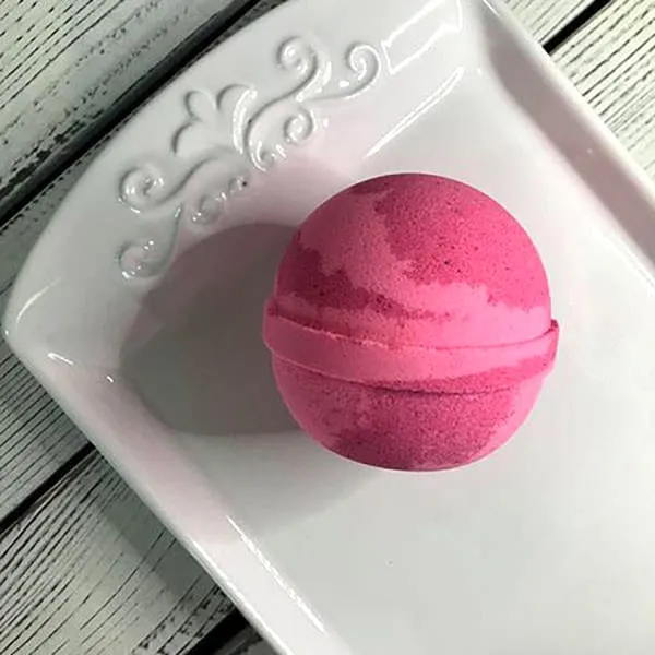 Champagne Kisses Bath Bomb