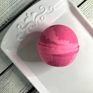 Champagne Kisses Bath Bomb