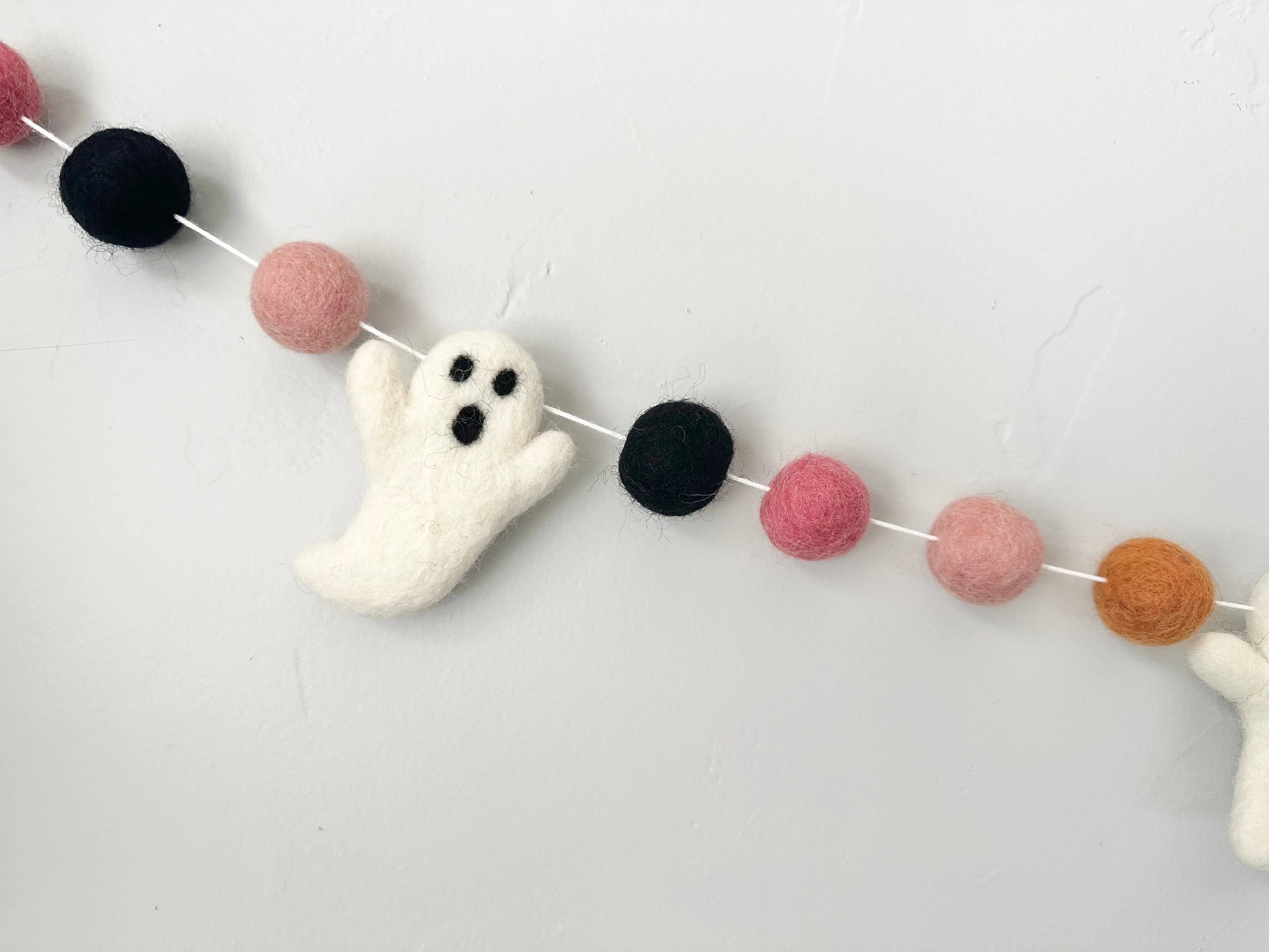 Cute Girl Ghost Garland
