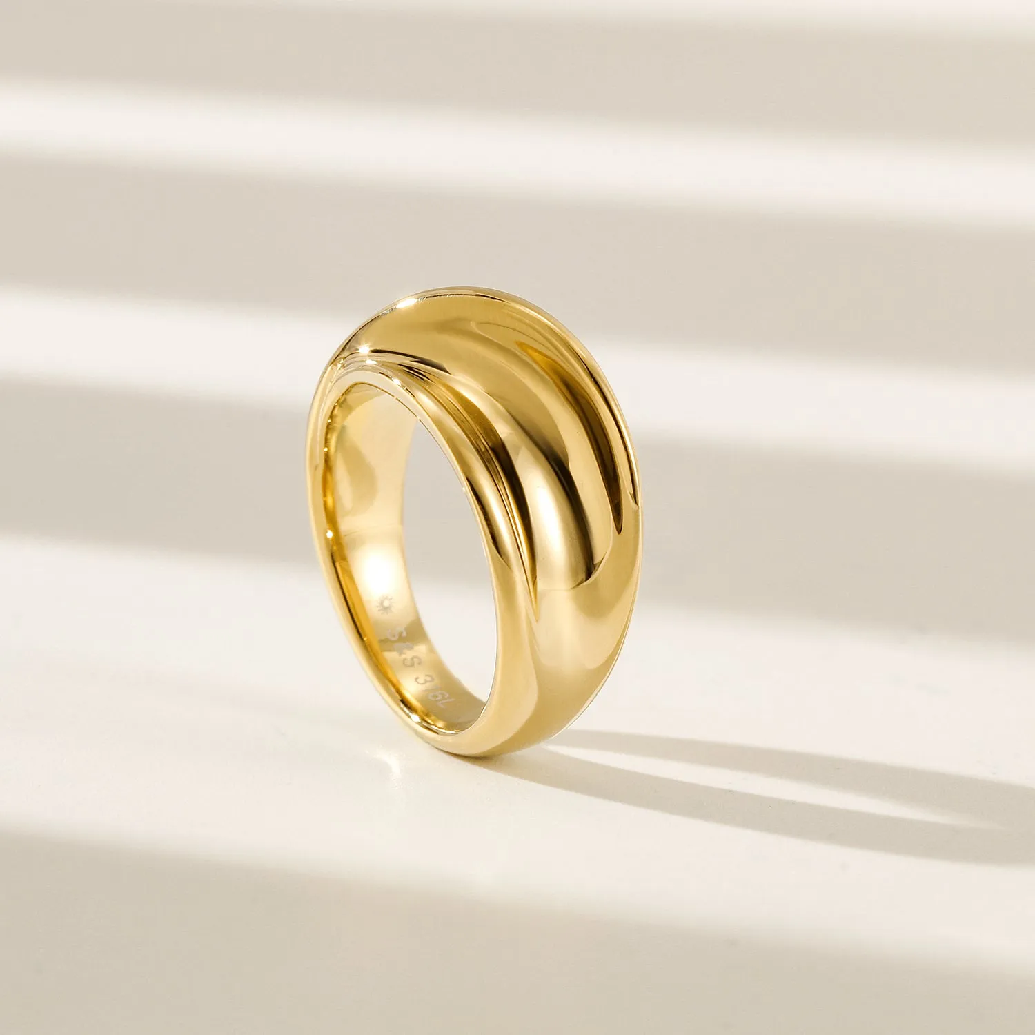 Exaggerated creative glossy ring-NSR196STGC