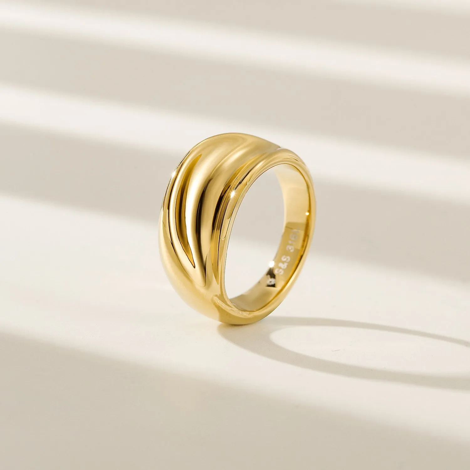 Exaggerated creative glossy ring-NSR196STGC