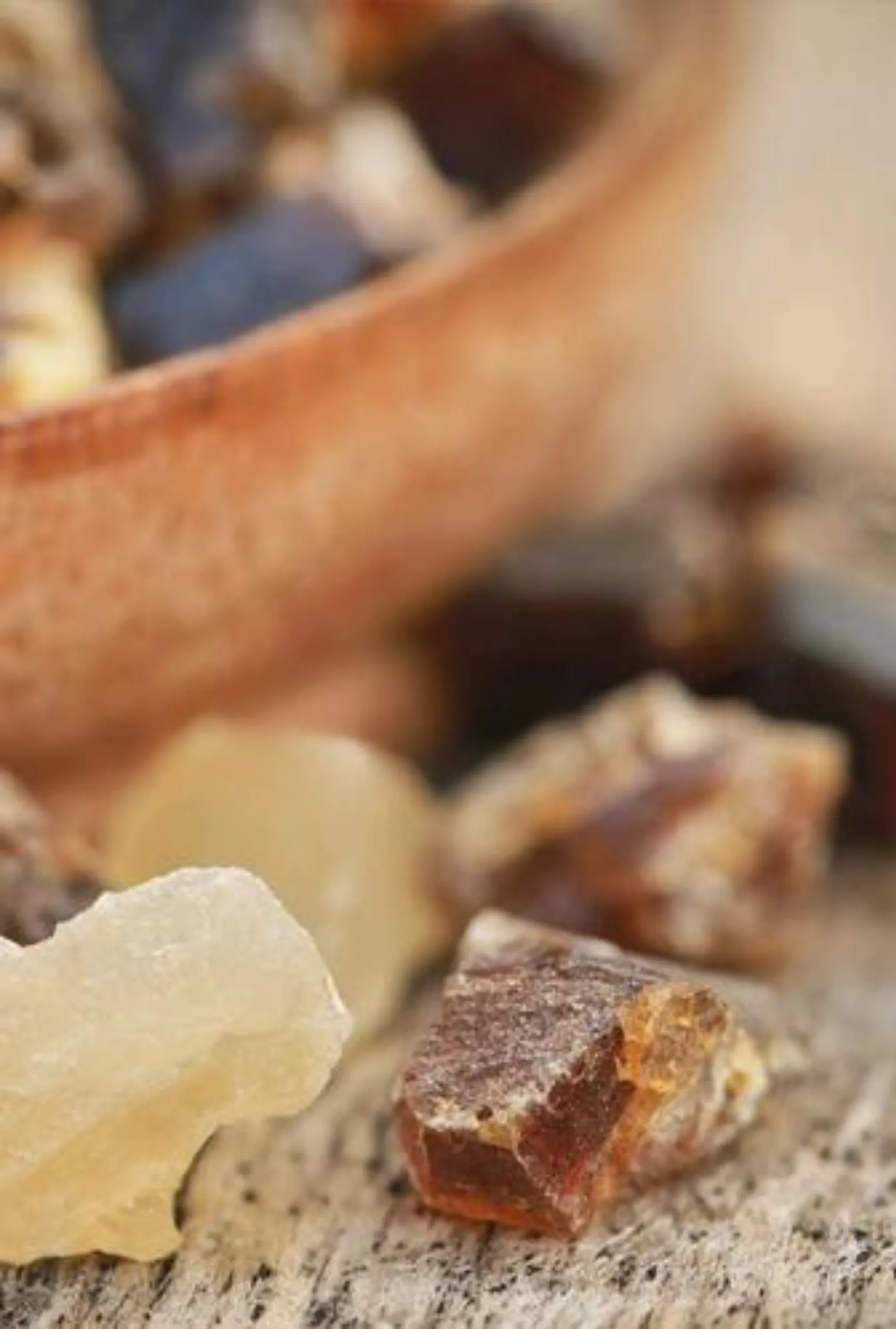Frankincense   Myrrh: Bergamot   Amber   Oud