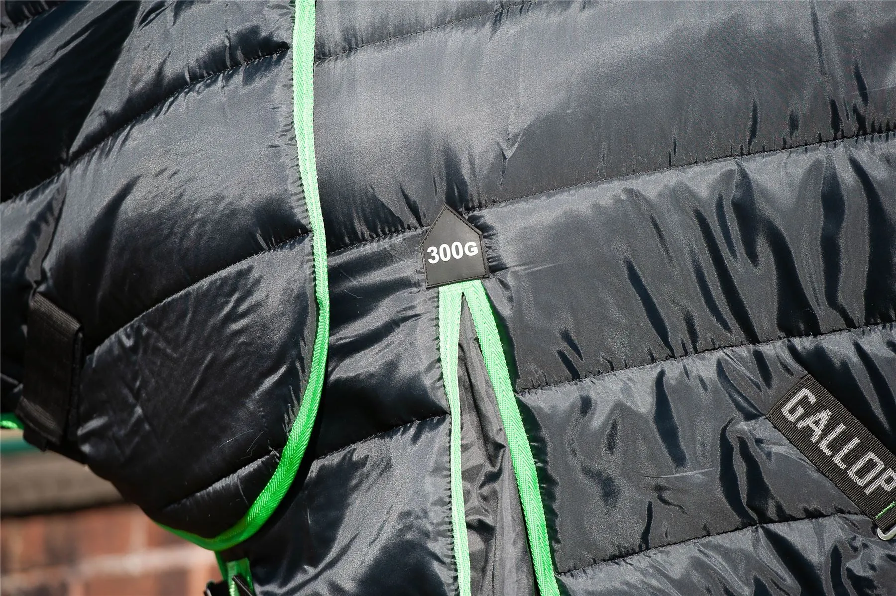 Gallop Equestrian Trojan Dual 300 Stable Rug & Neck Set