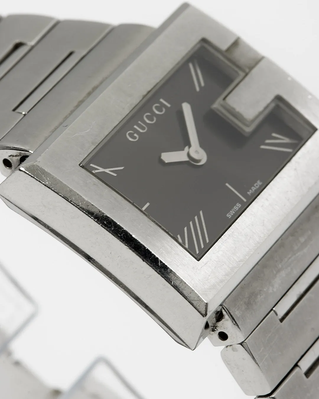 Gucci Stainless Steel G Watch 31mm
