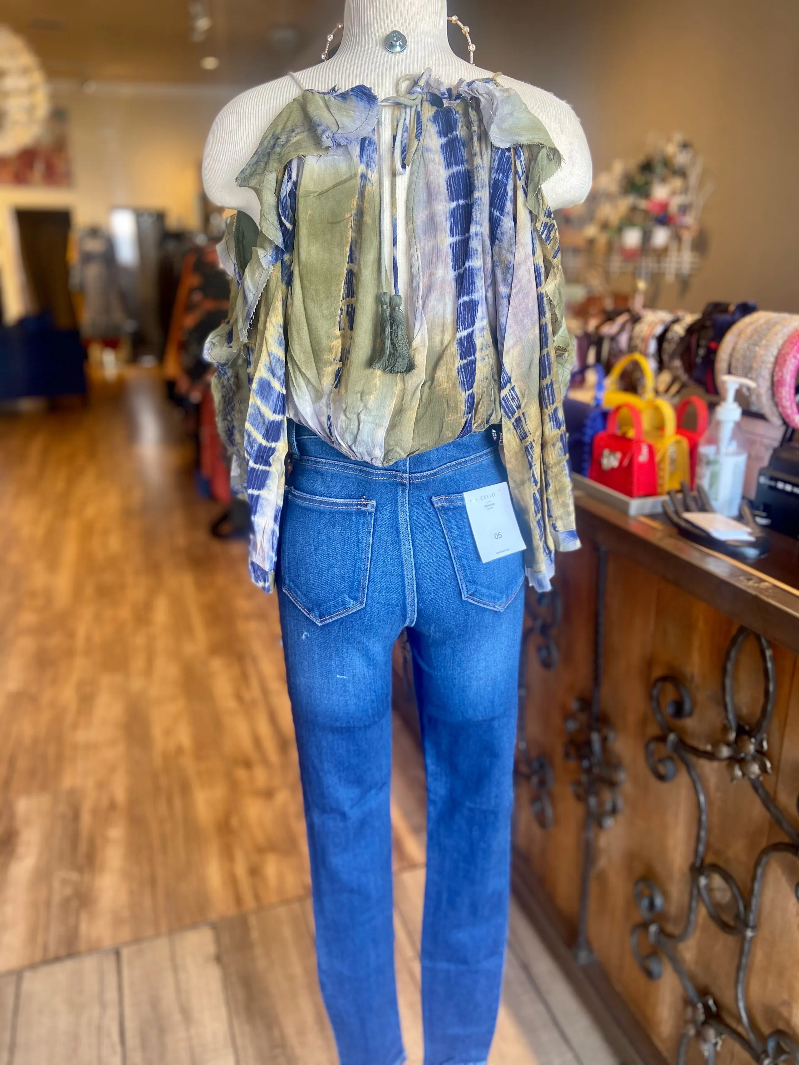 High Rise Distressed Skinny