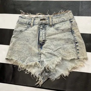 HIGH RISE STRETCHY DENIM SHORTS