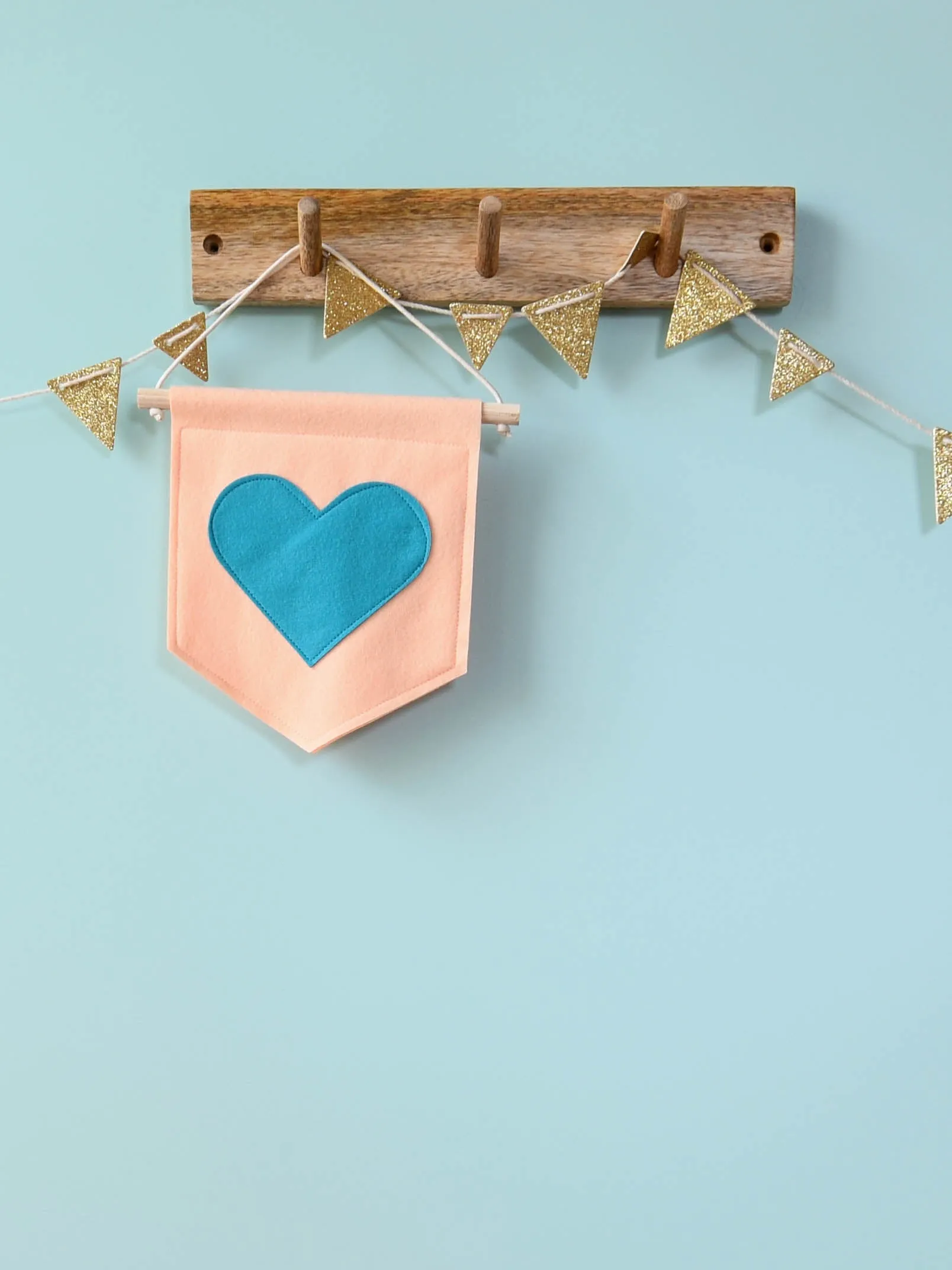Mini Felt heart Banner