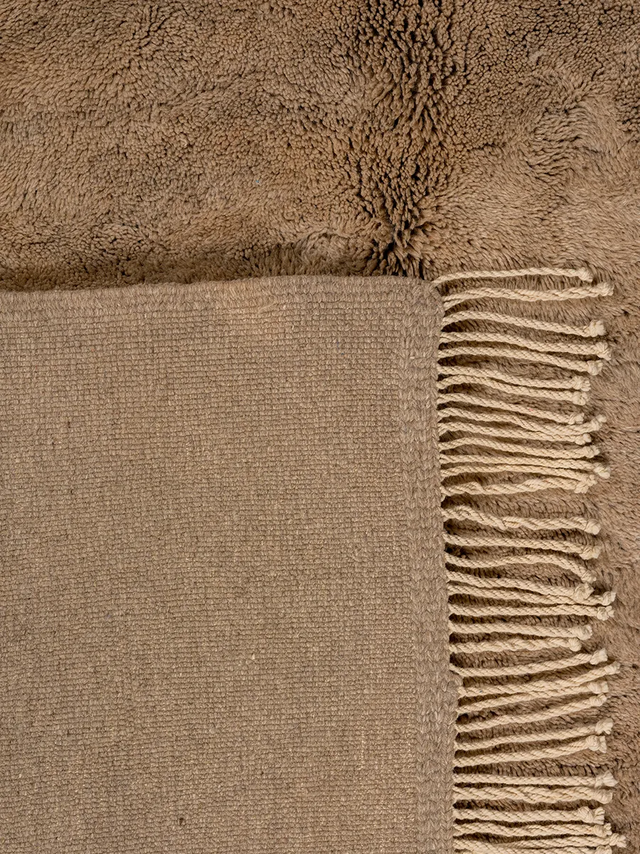 M'rirt's Earthy Hued Recessed Lines