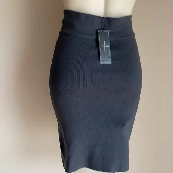 New bcbgmaxazria gray skirt Large stretchy bandage