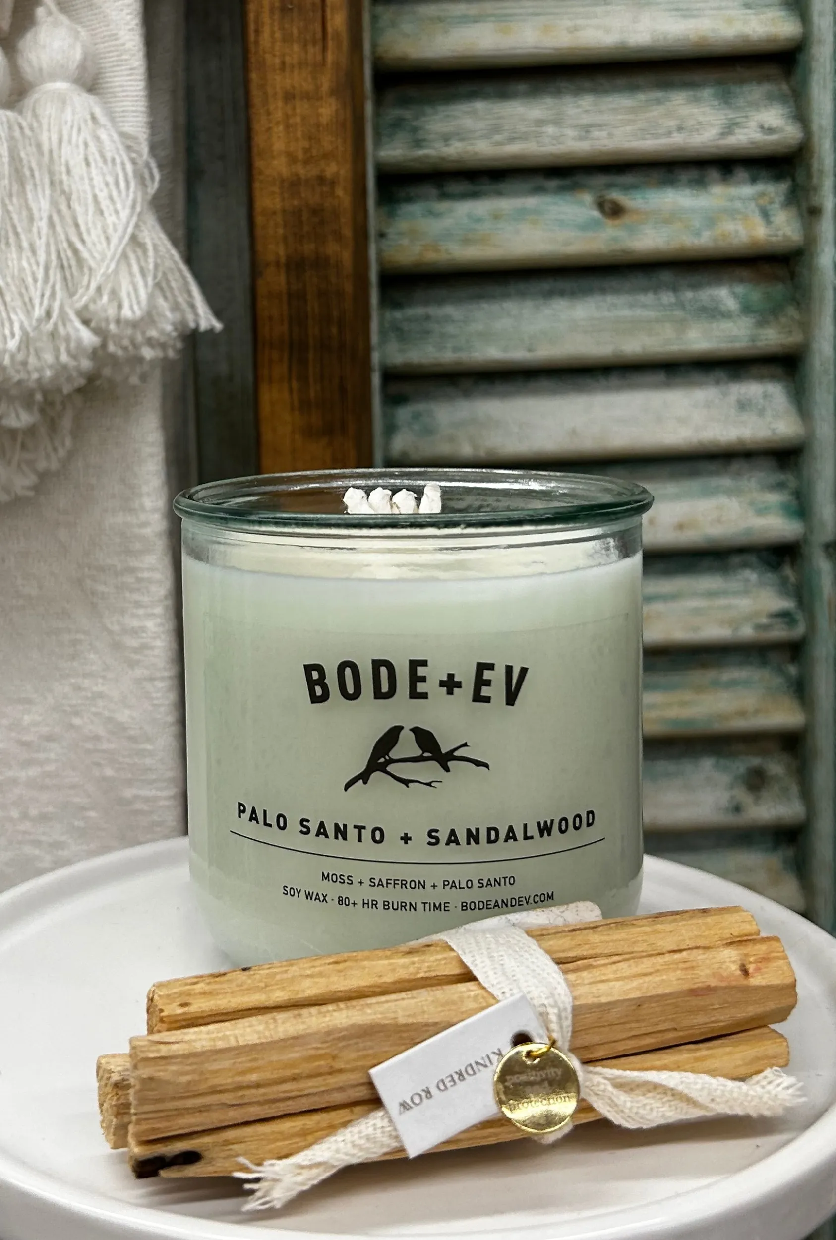 Palo Santo   Sandalwood: Moss   Saffron   Palo Santo
