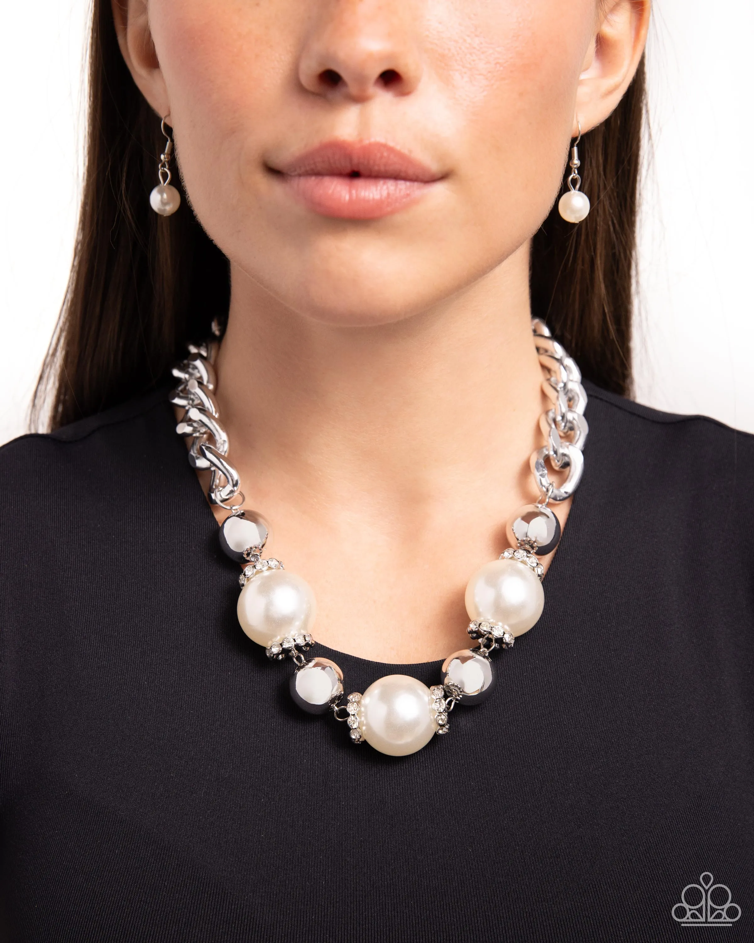 Paparazzi Generously Glossy Necklace White