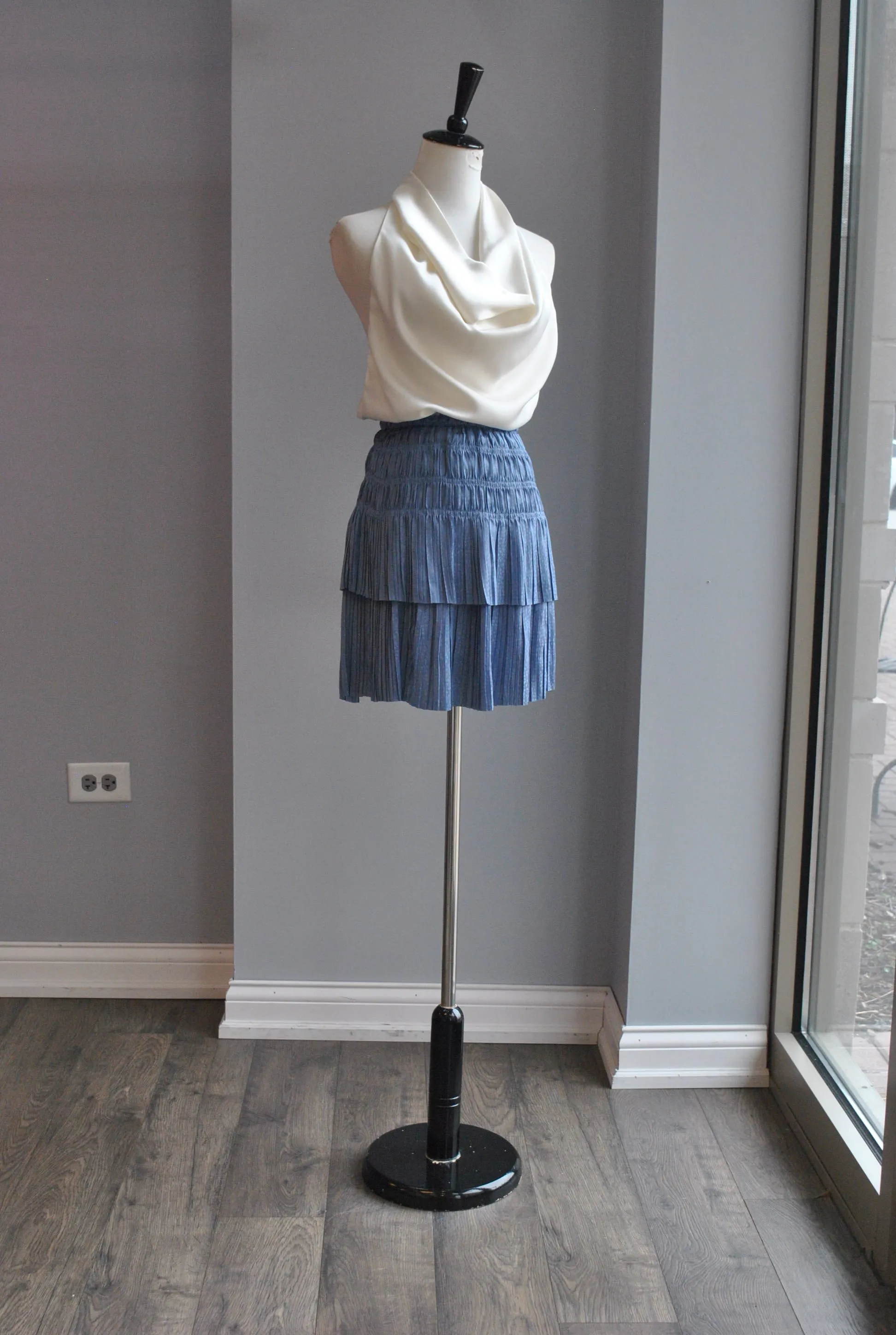 PERIWINKLE MINI SKIRT WITH ELASTIC WAIST