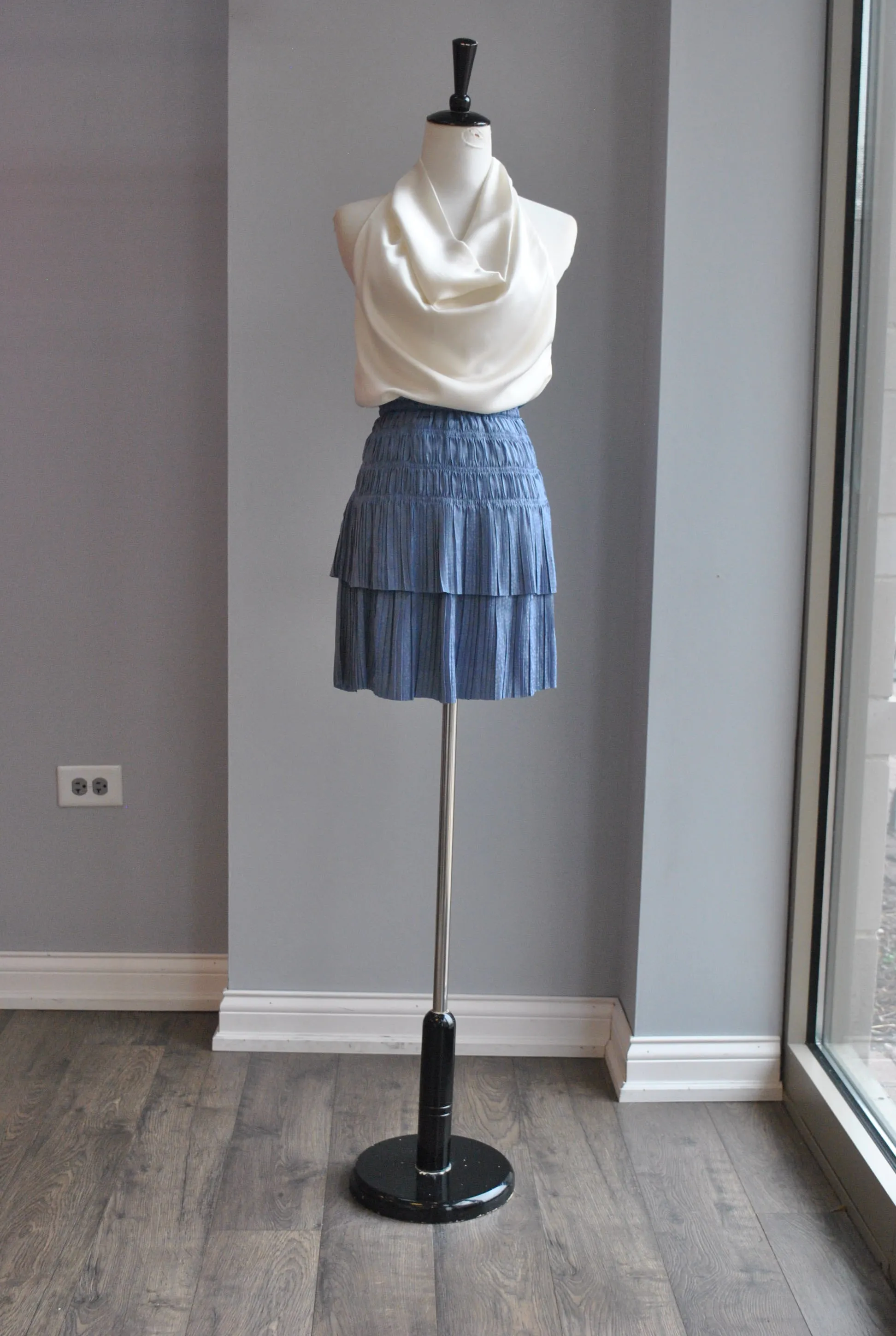 PERIWINKLE MINI SKIRT WITH ELASTIC WAIST