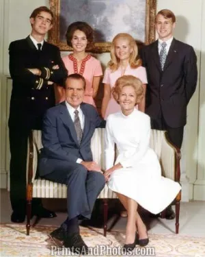 President RICHARD NIXON Family  0962