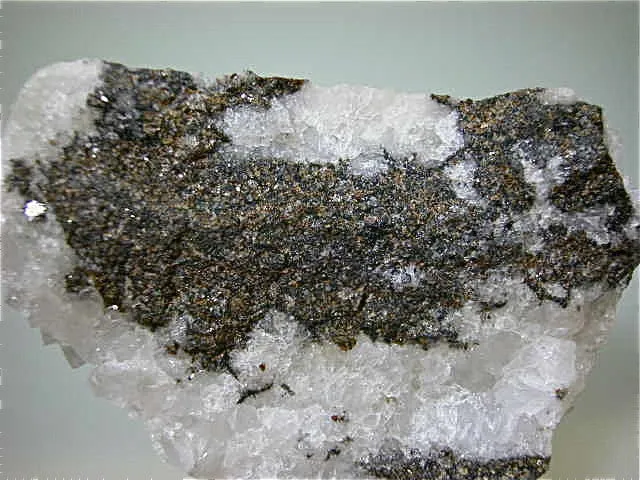 Quartz, attr: Sub-Rosiclare Level Deardorff Mine, Cave-in-Rock District Southern Illinois, Mined c. 1950s, Bynum Collection, Small Cabinet. 5.0 x 7.0 x 11.7 cm, $100.  Online 3/9/15 SOLD