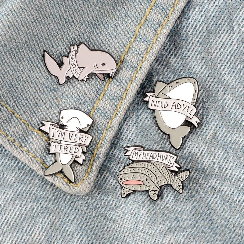 "CUTE SHARK" PIN Y021403