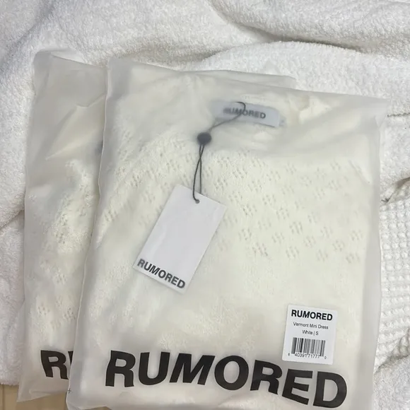RUMORED Vermont Mini Dress Boho Chic White Long Sleeve Sweater Knit Short Dress