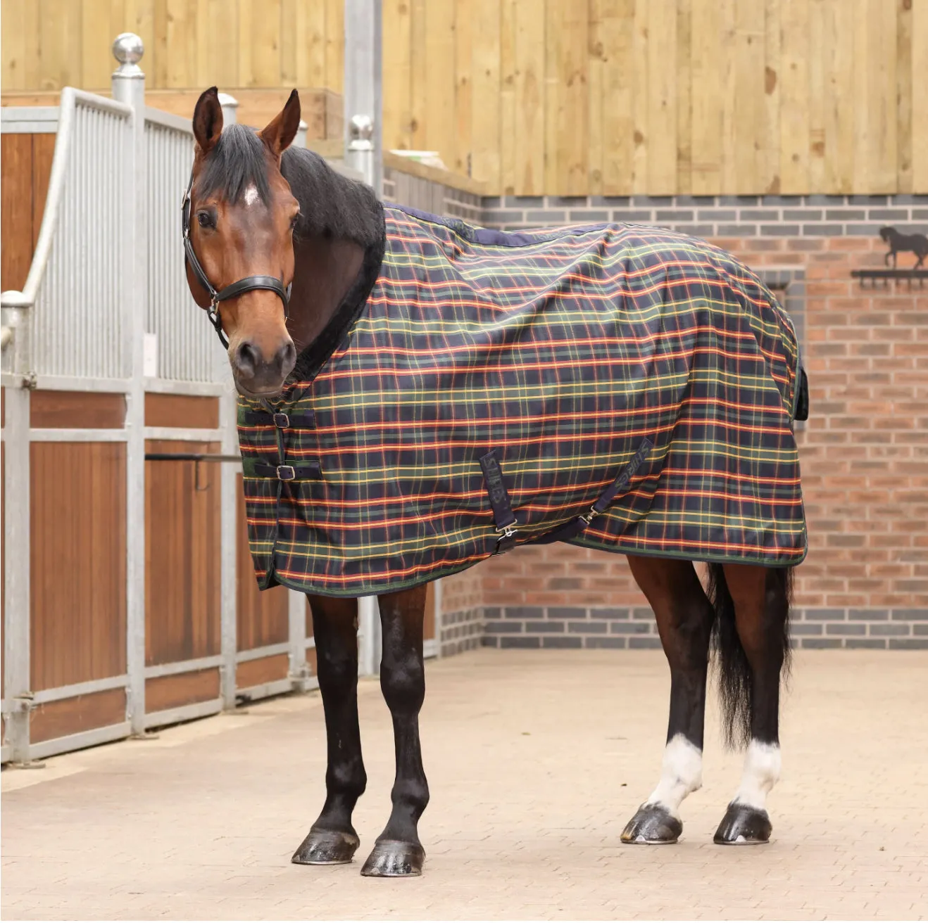 Shires Tempest Plus Lite Stable Rug