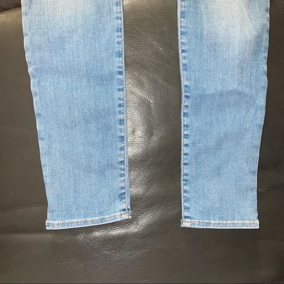 Topshop Bleach Stretchy Ripped Knee Leigh Jeans