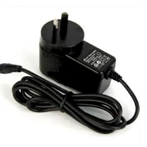 UXL 9V DC Power Supply for Effects Pedals with  Tip