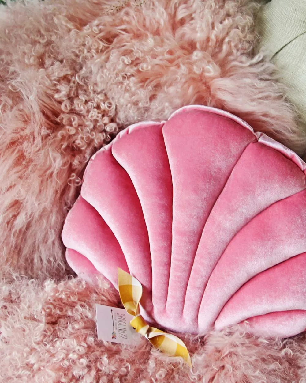 Velvet Shell Pillow in Pink