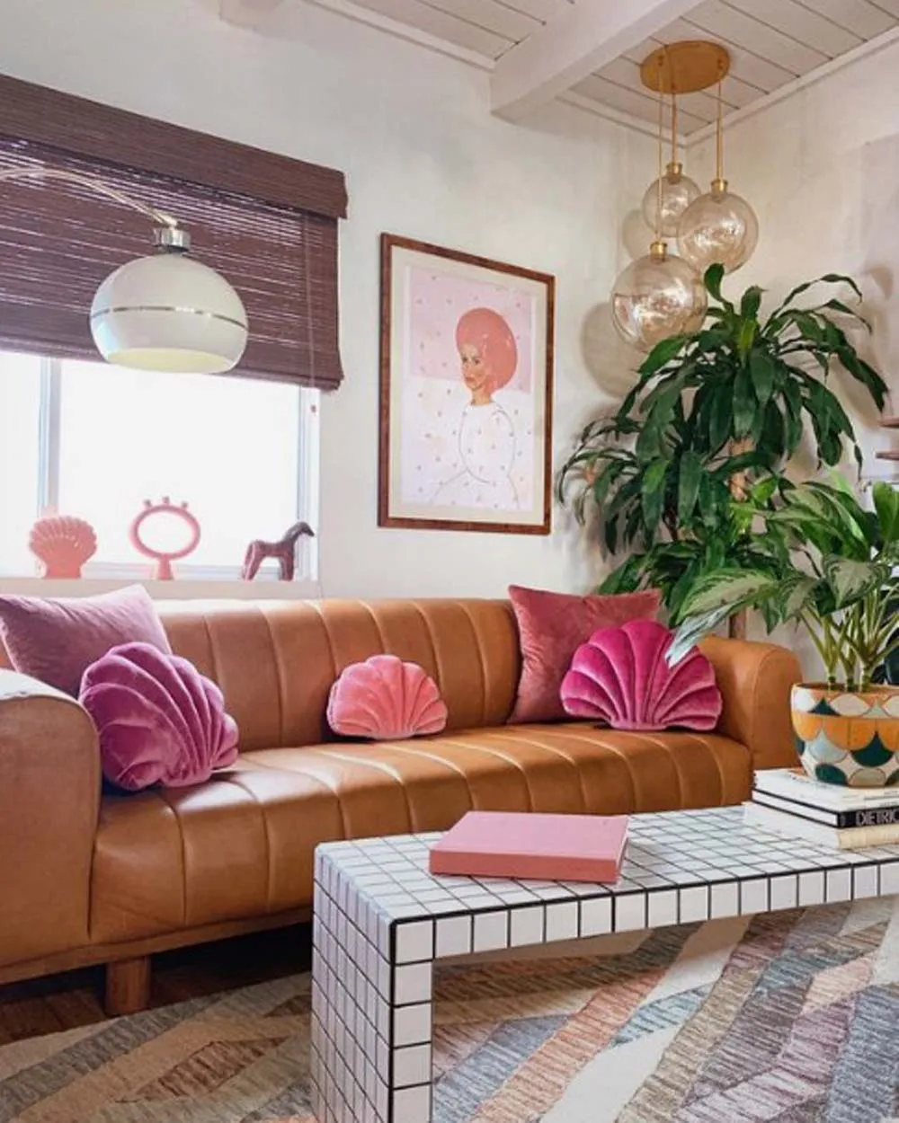 Velvet Shell Pillow in Pink