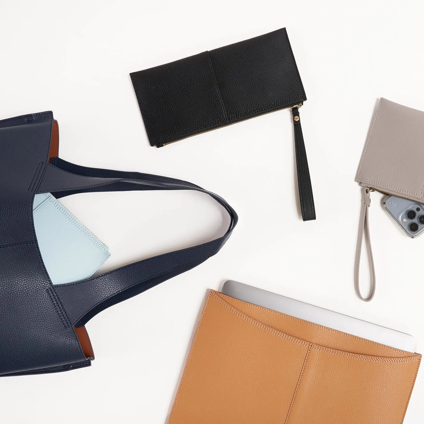 Vida Small Pouch in Micro Pebbled Leather - Biscuit